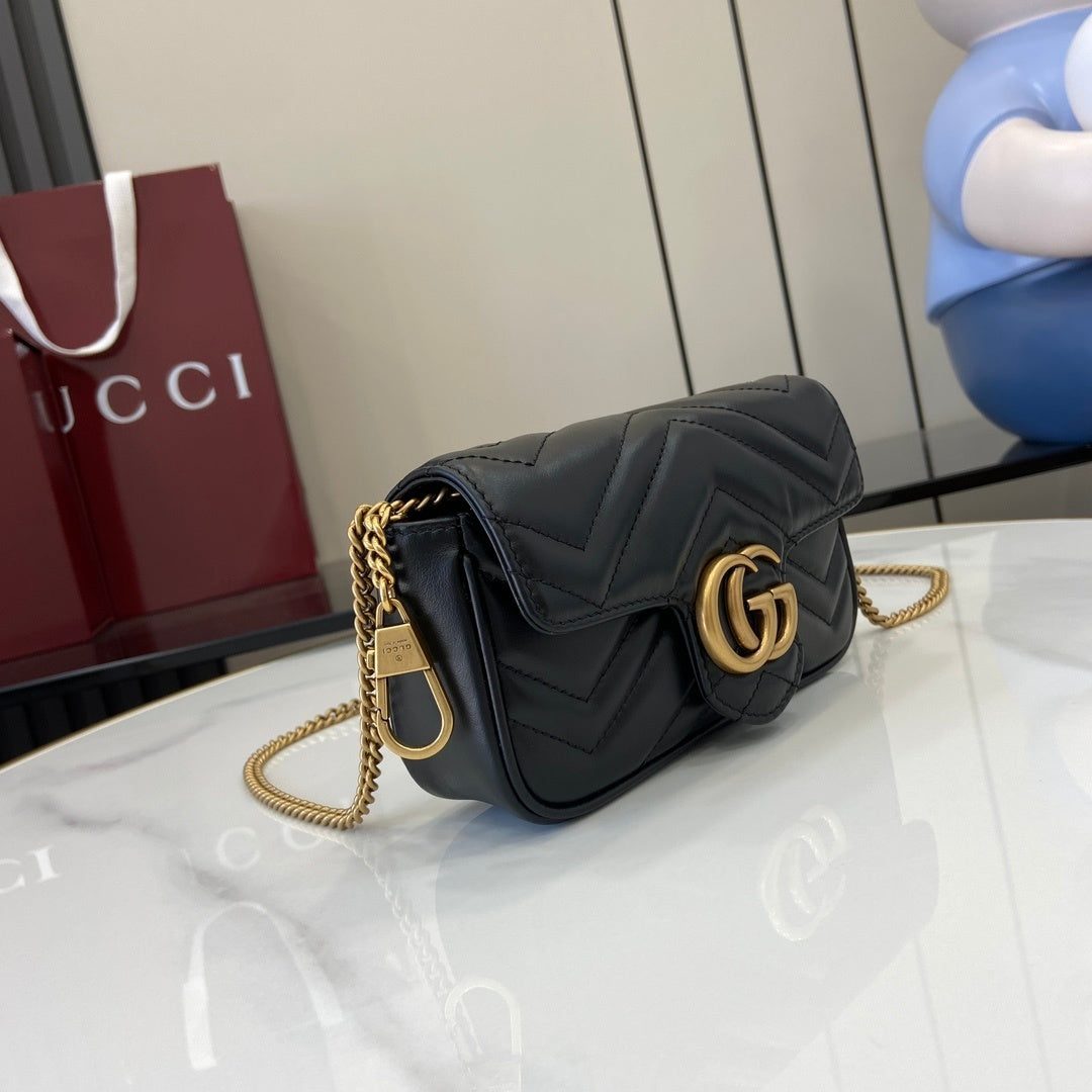 GG Marmont Small Shoulder Bag