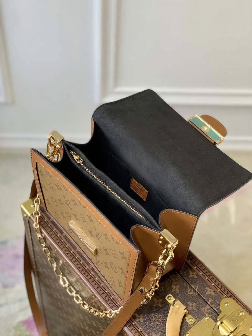 Dauphine MM Shoulder Bag