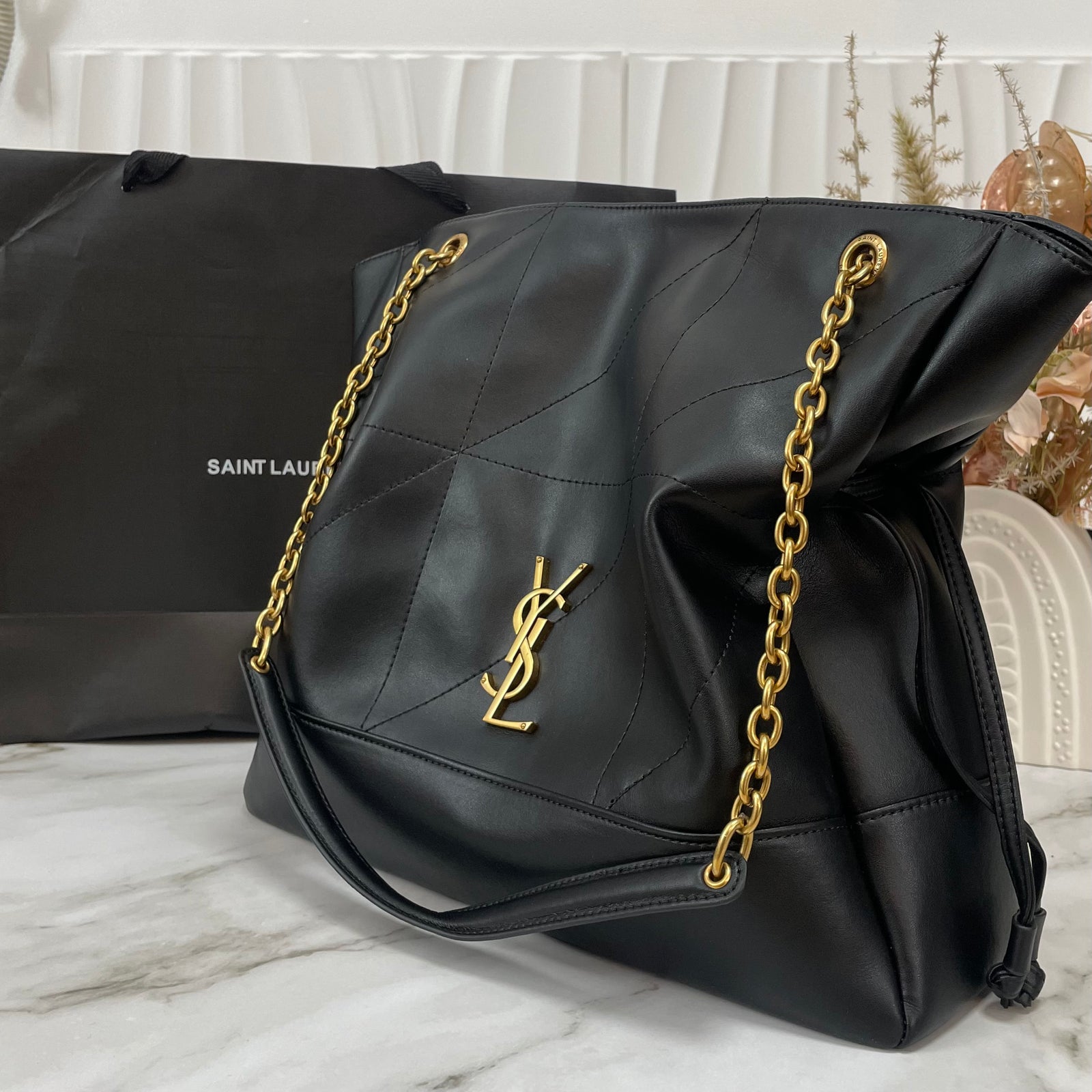 Jaime Shopping in Lambskin