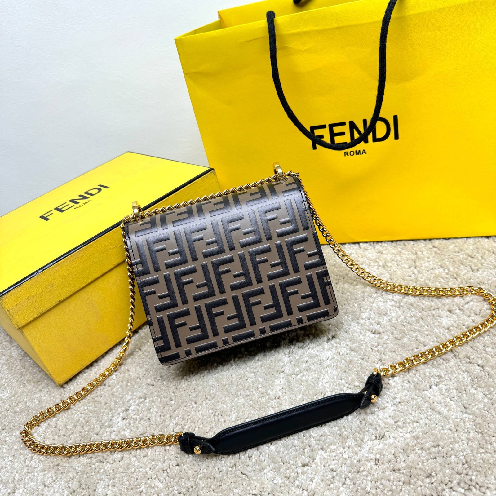 Kan I Small Shoulder Bag