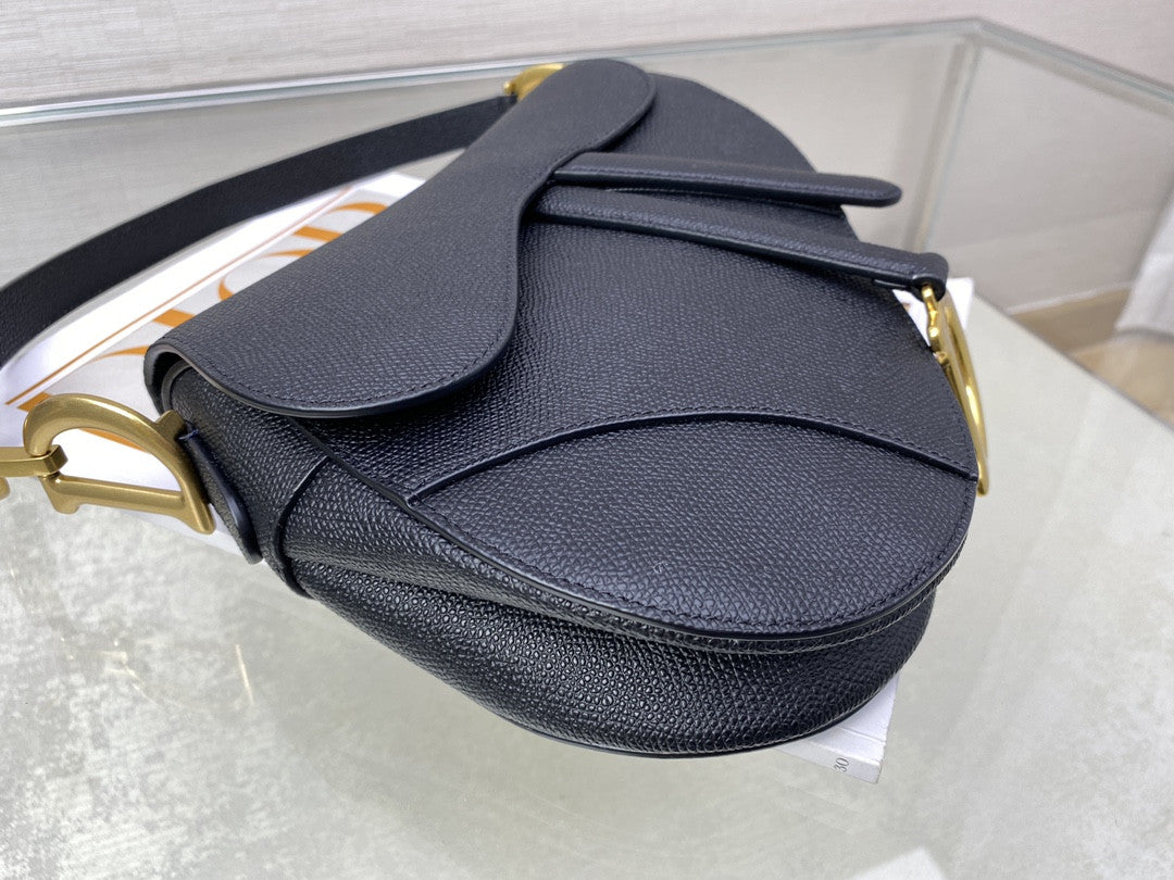 Saddle Medium Handbag