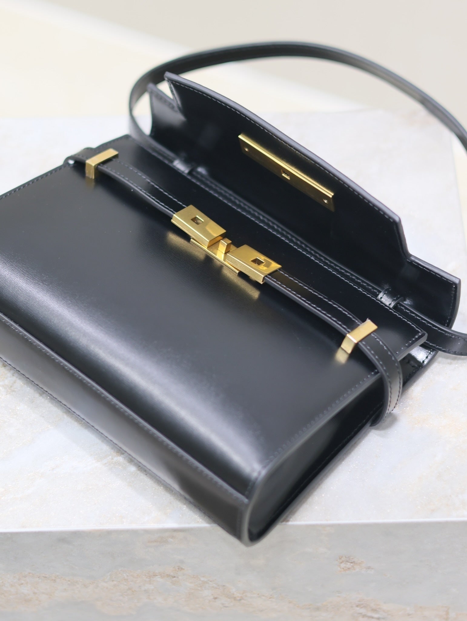 Manhattan Small Shoulder Bag