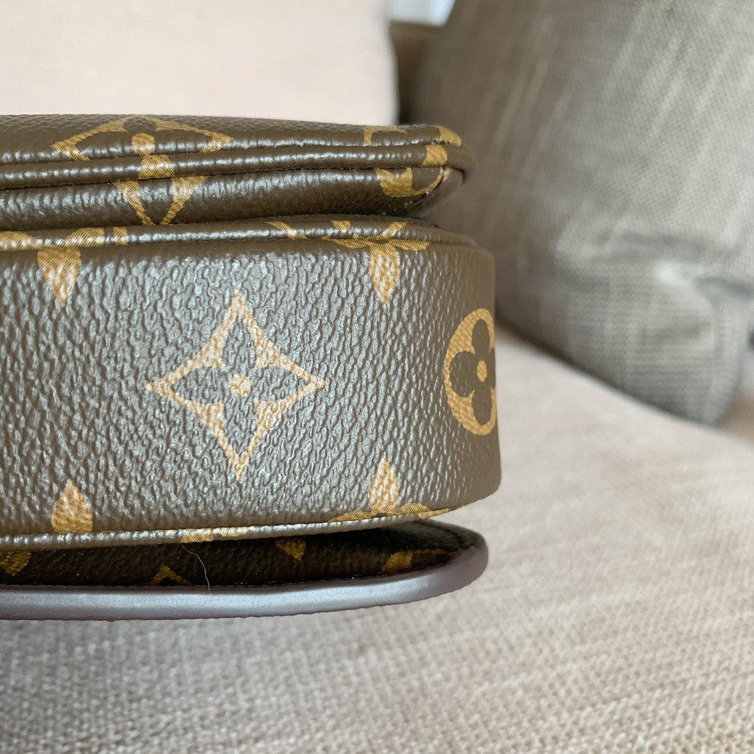 Pochette Metis Monogram Canvas Bag