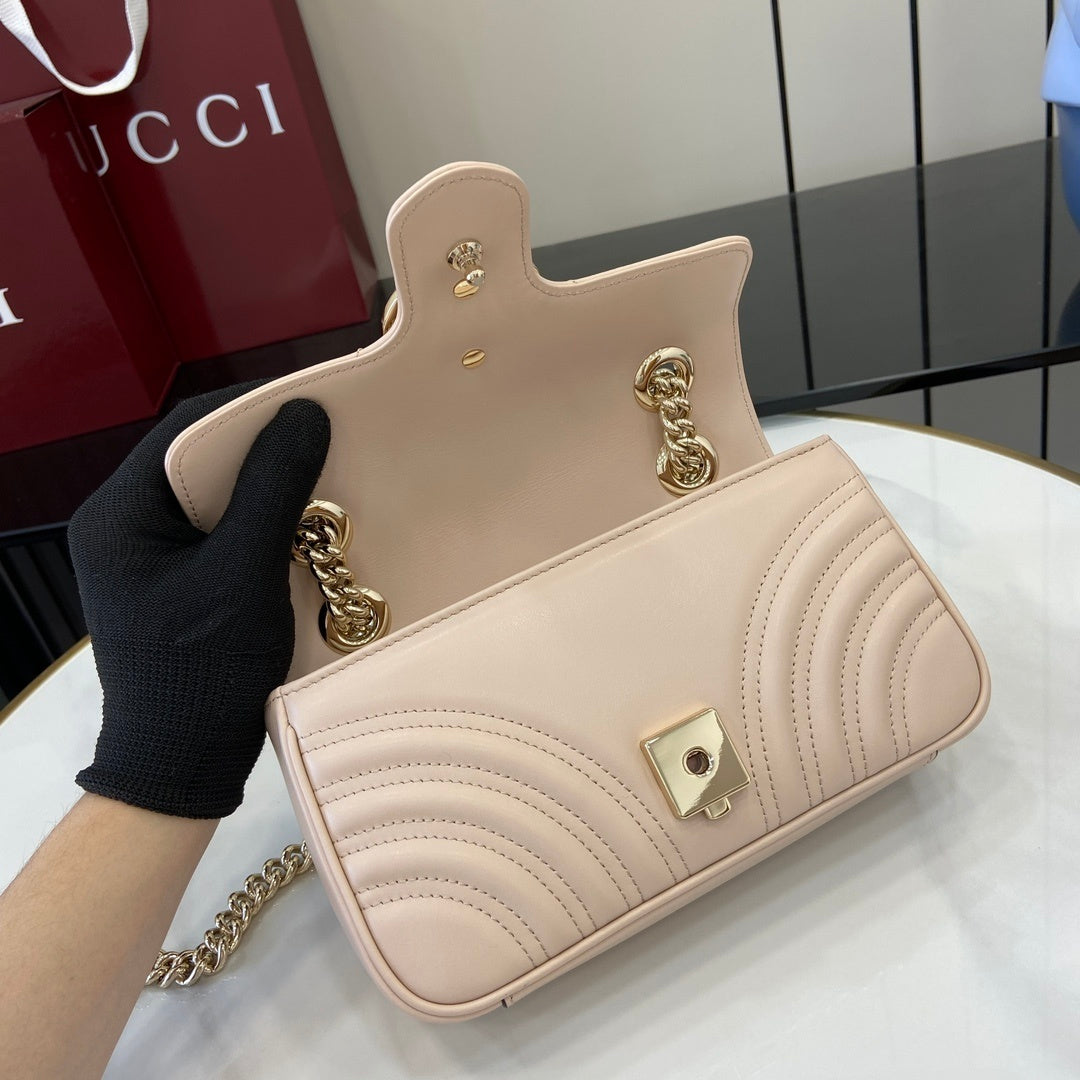 GG Marmont Small Shoulder Bag