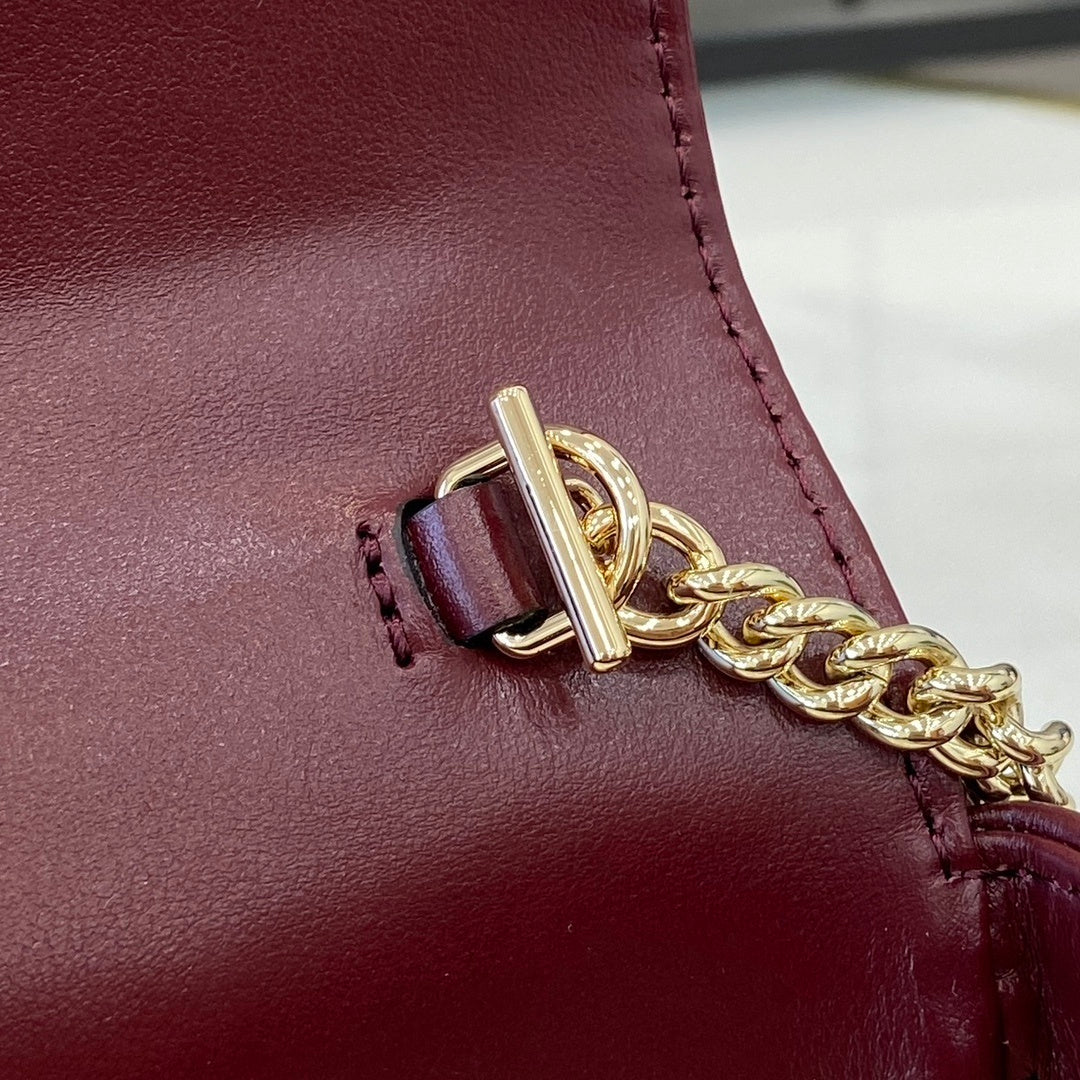 GG Marmont Mini Shoulder Bag