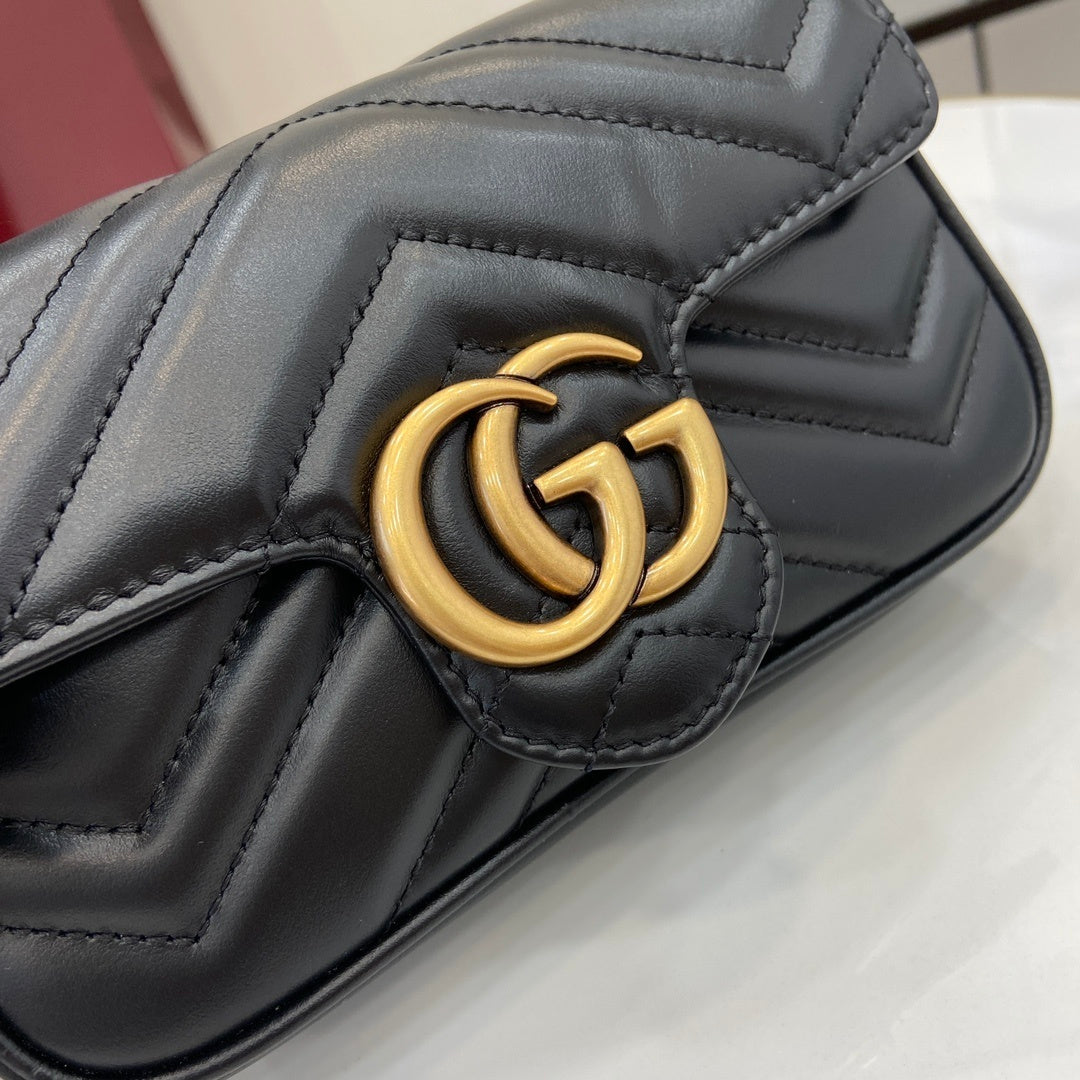 GG Marmont Small Shoulder Bag