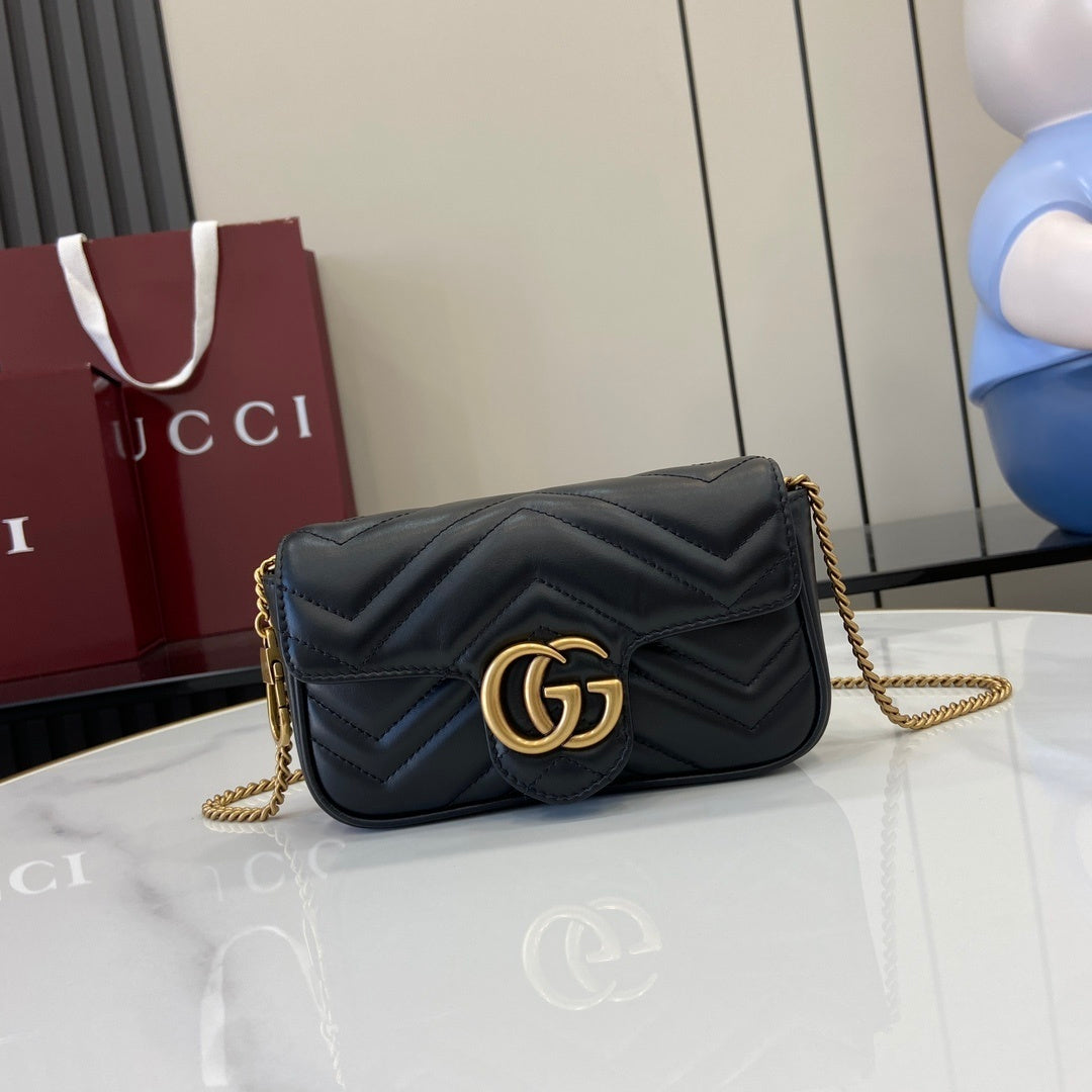 GG Marmont Small Shoulder Bag