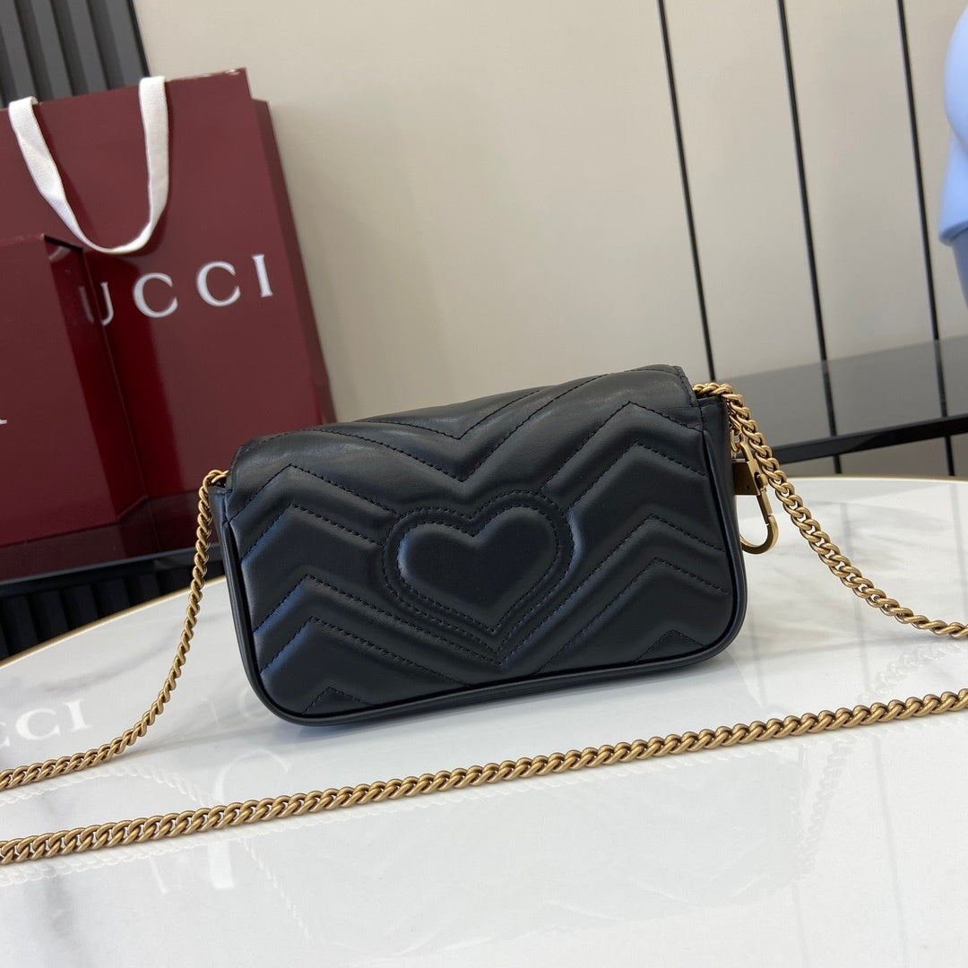 GG Marmont Small Shoulder Bag