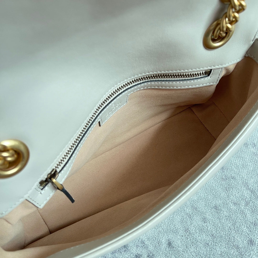 GG Marmont Medium Shoulder Bag