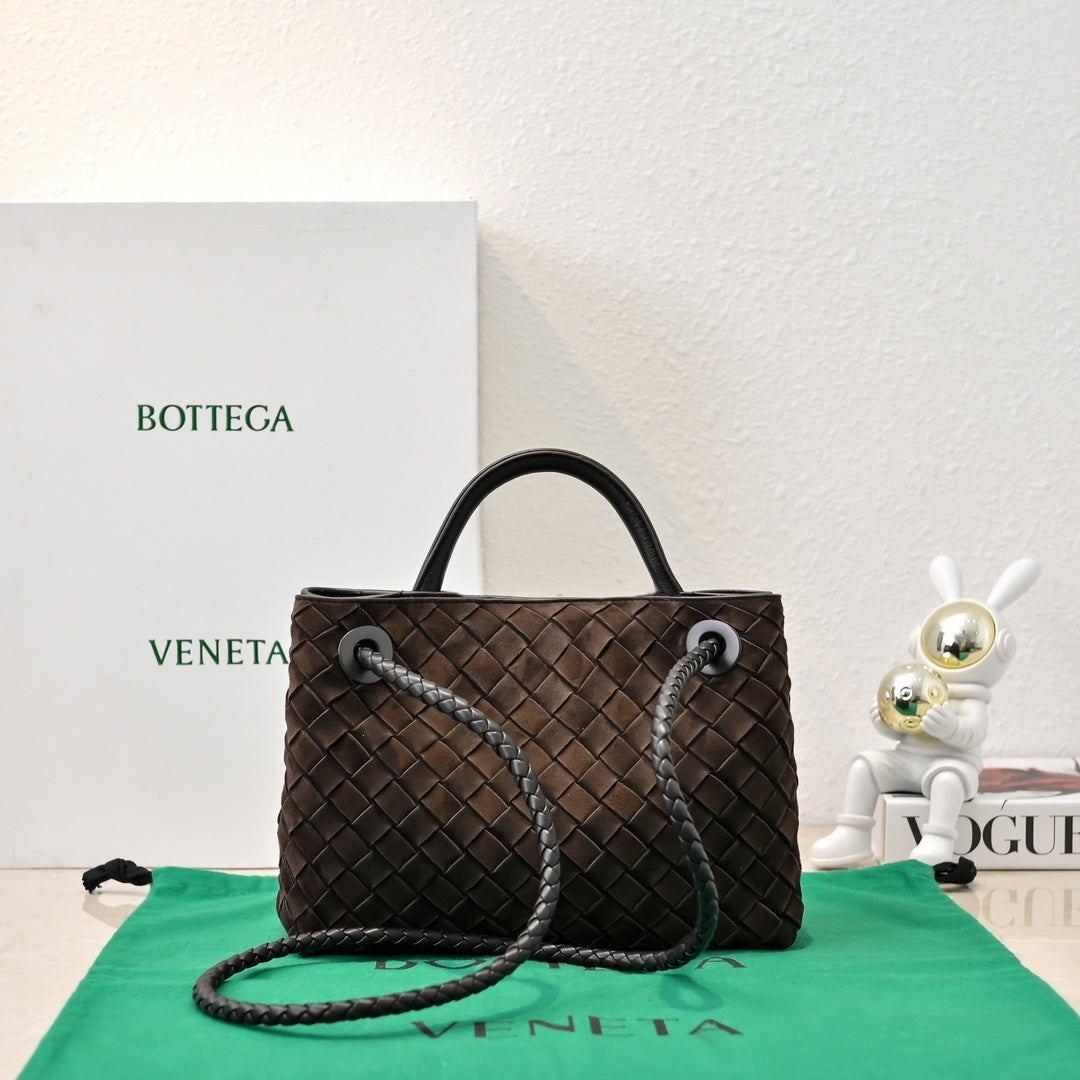 Andiamo Medium Handbag