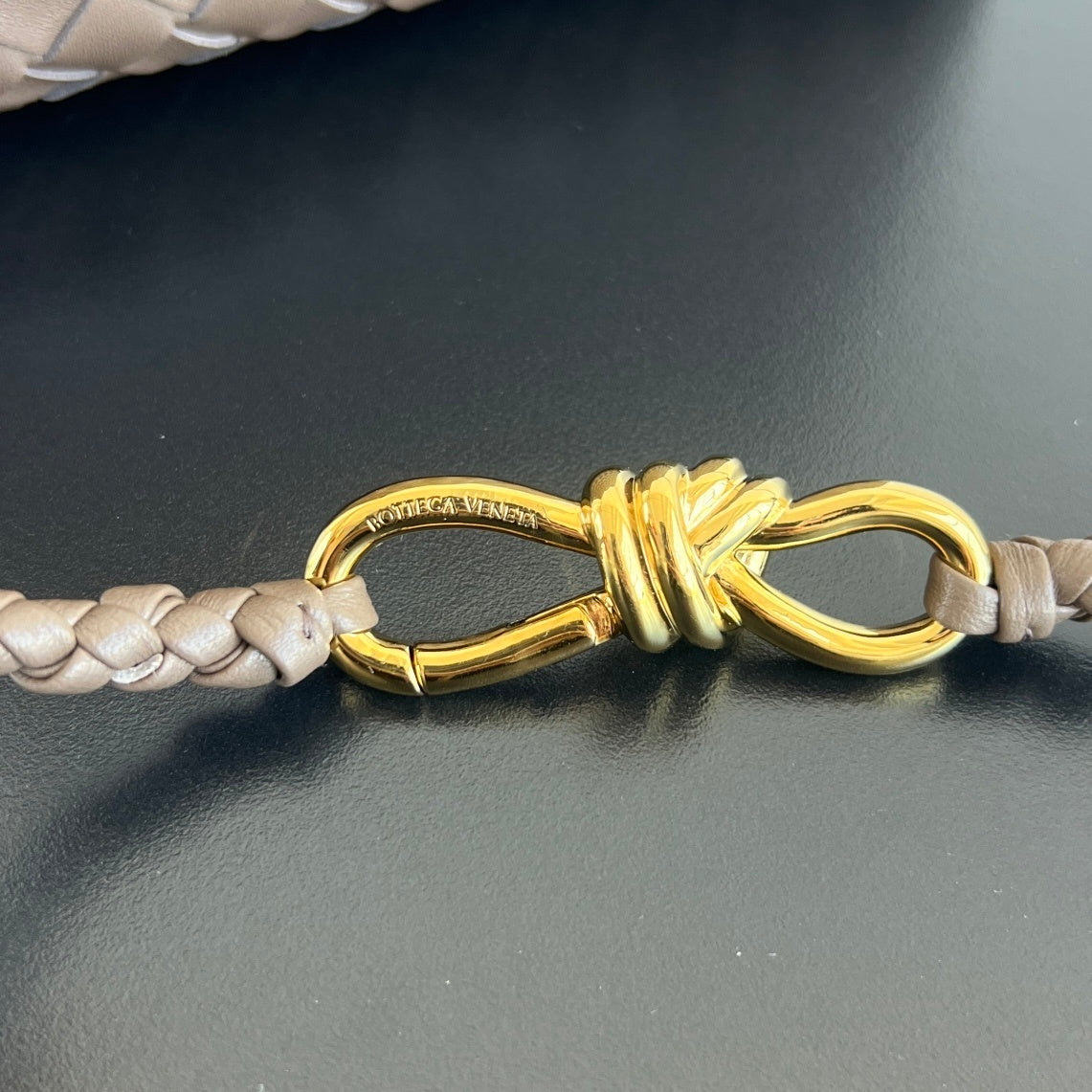 Andiamo Medium Handbag