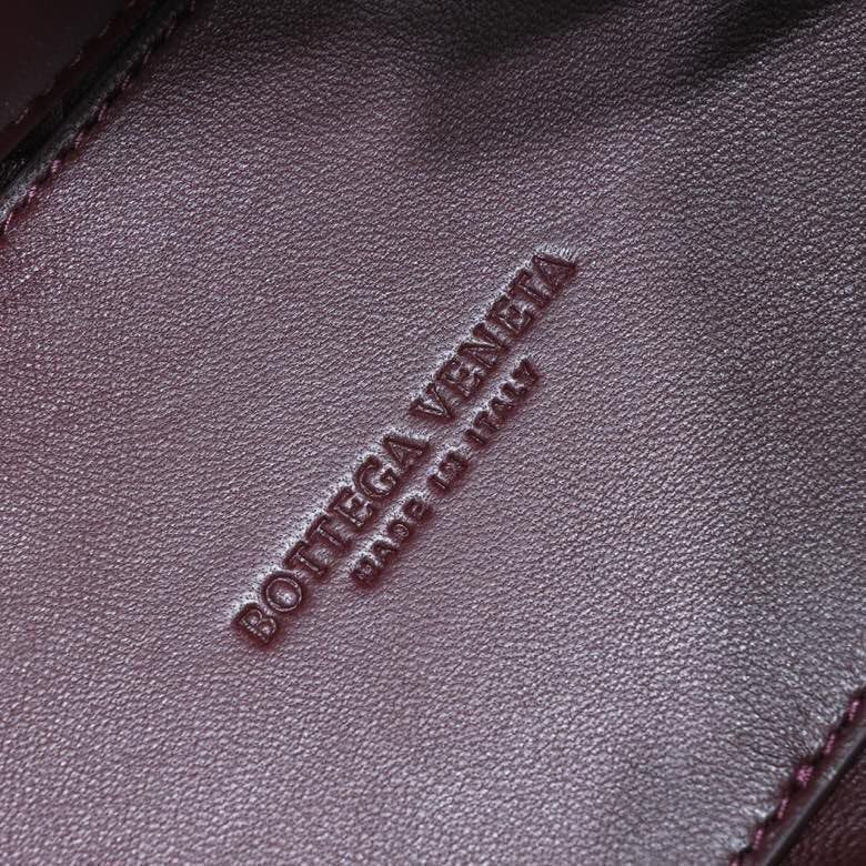 Andiamo Small Handbag