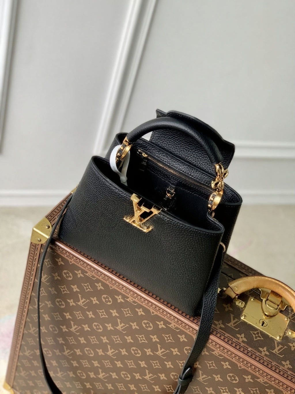 Capucines BB Taurillon Leather Bag