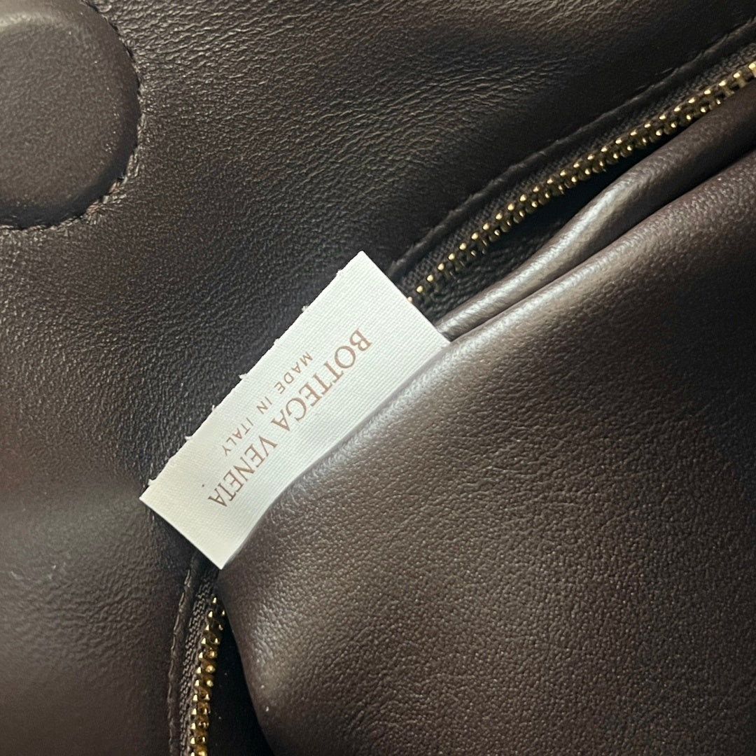 Hop Medium Shoulder Bag