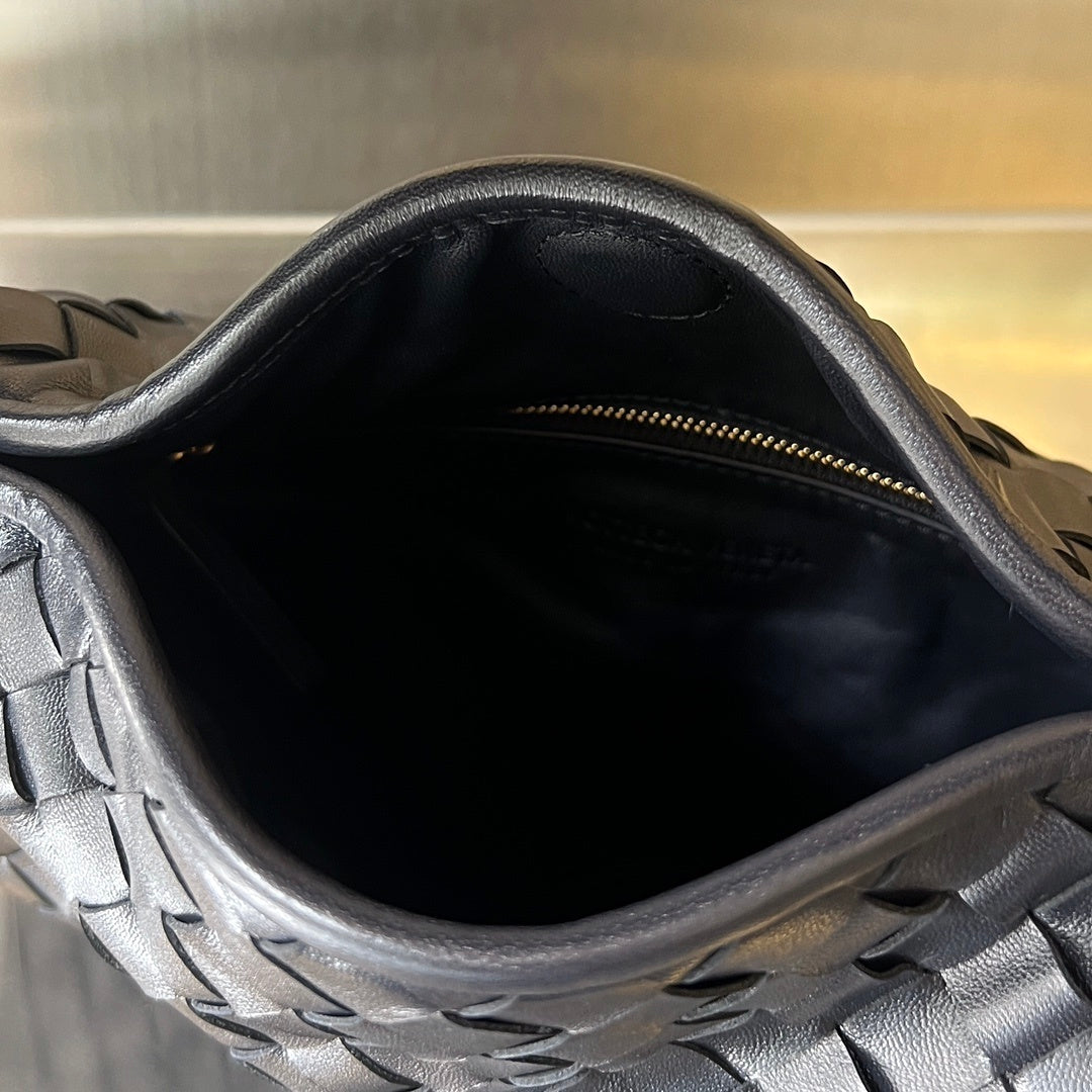 Hop Small Shoulder Bag