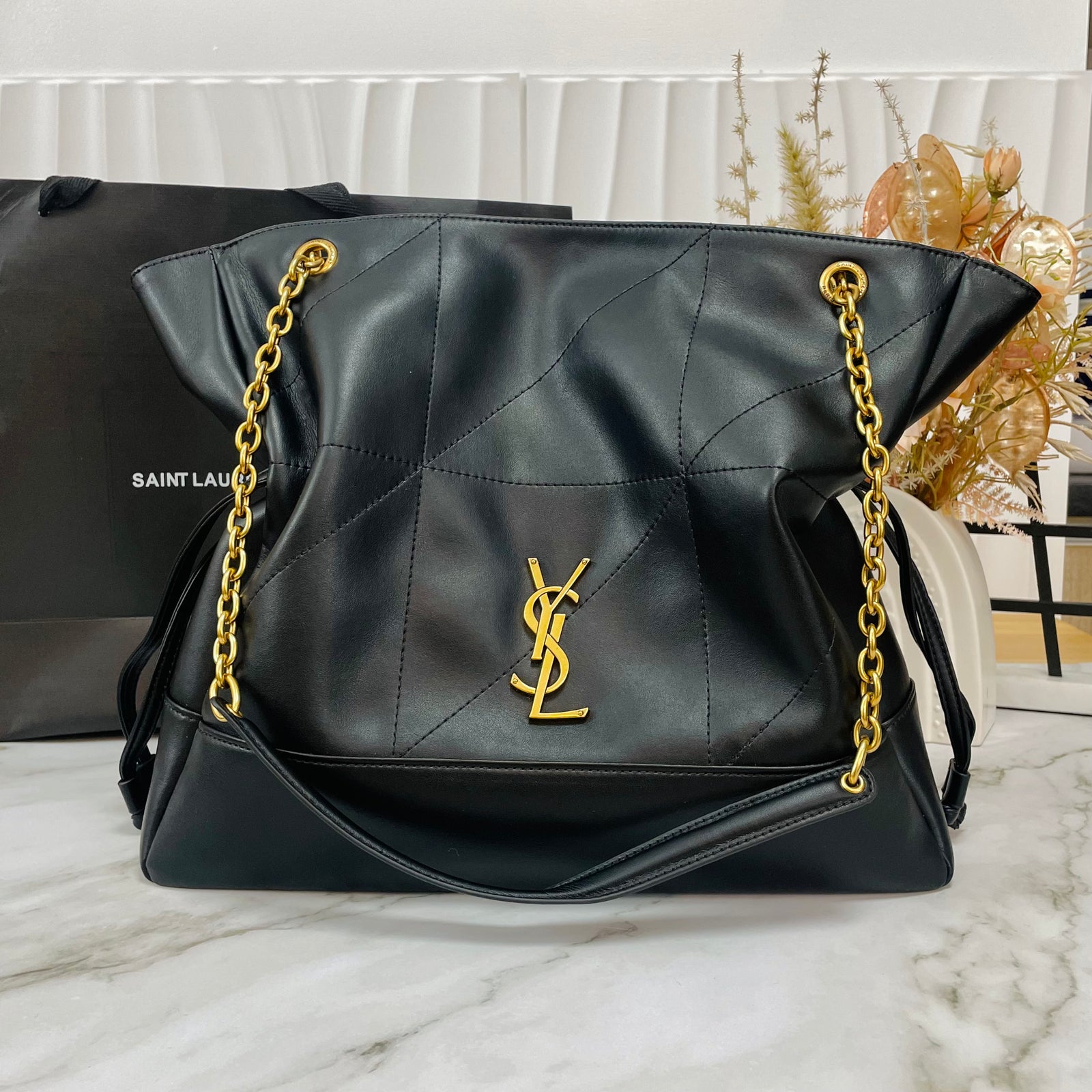 Jaime Shopping in Lambskin