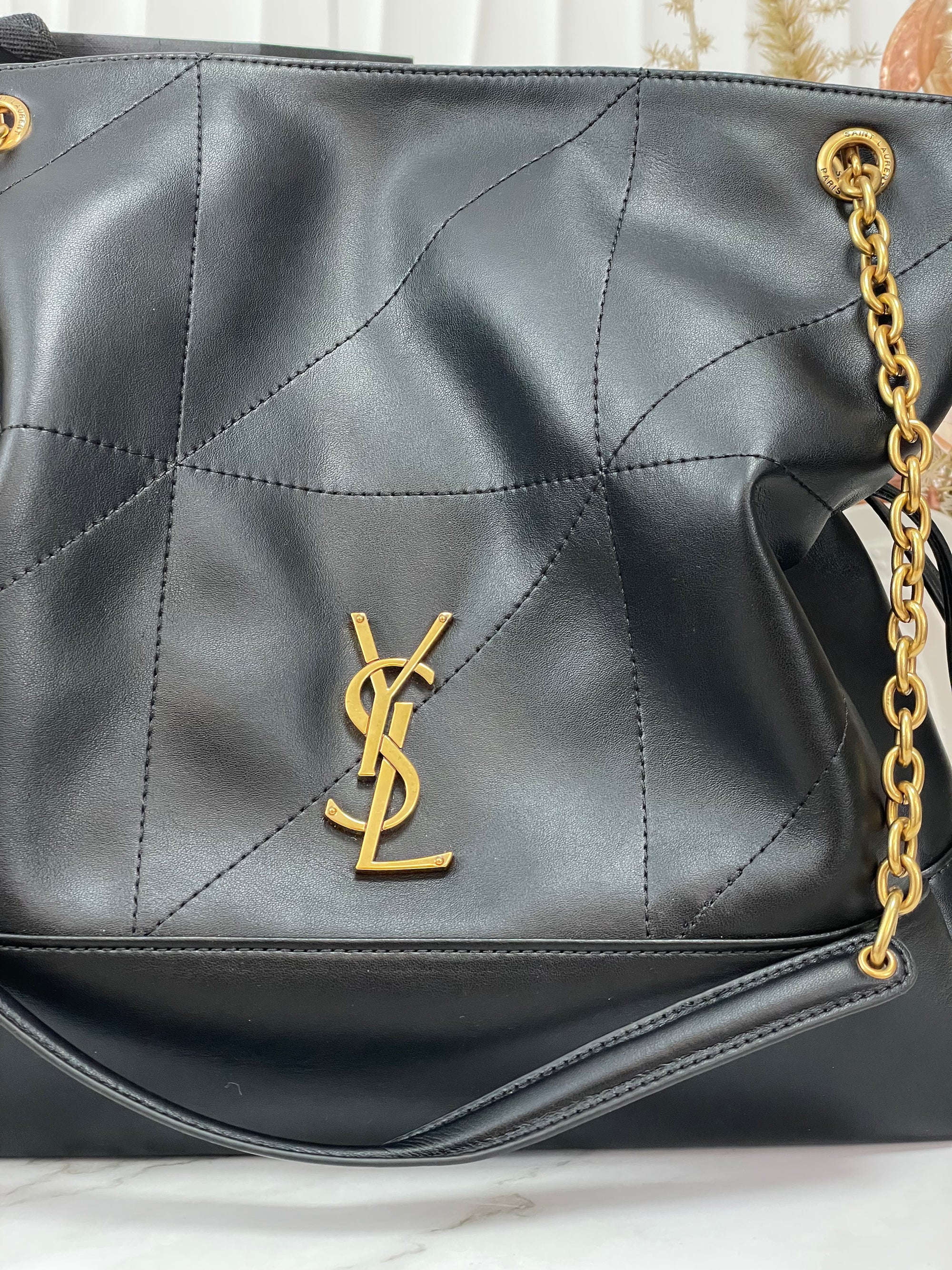 Jaime Shopping in Lambskin