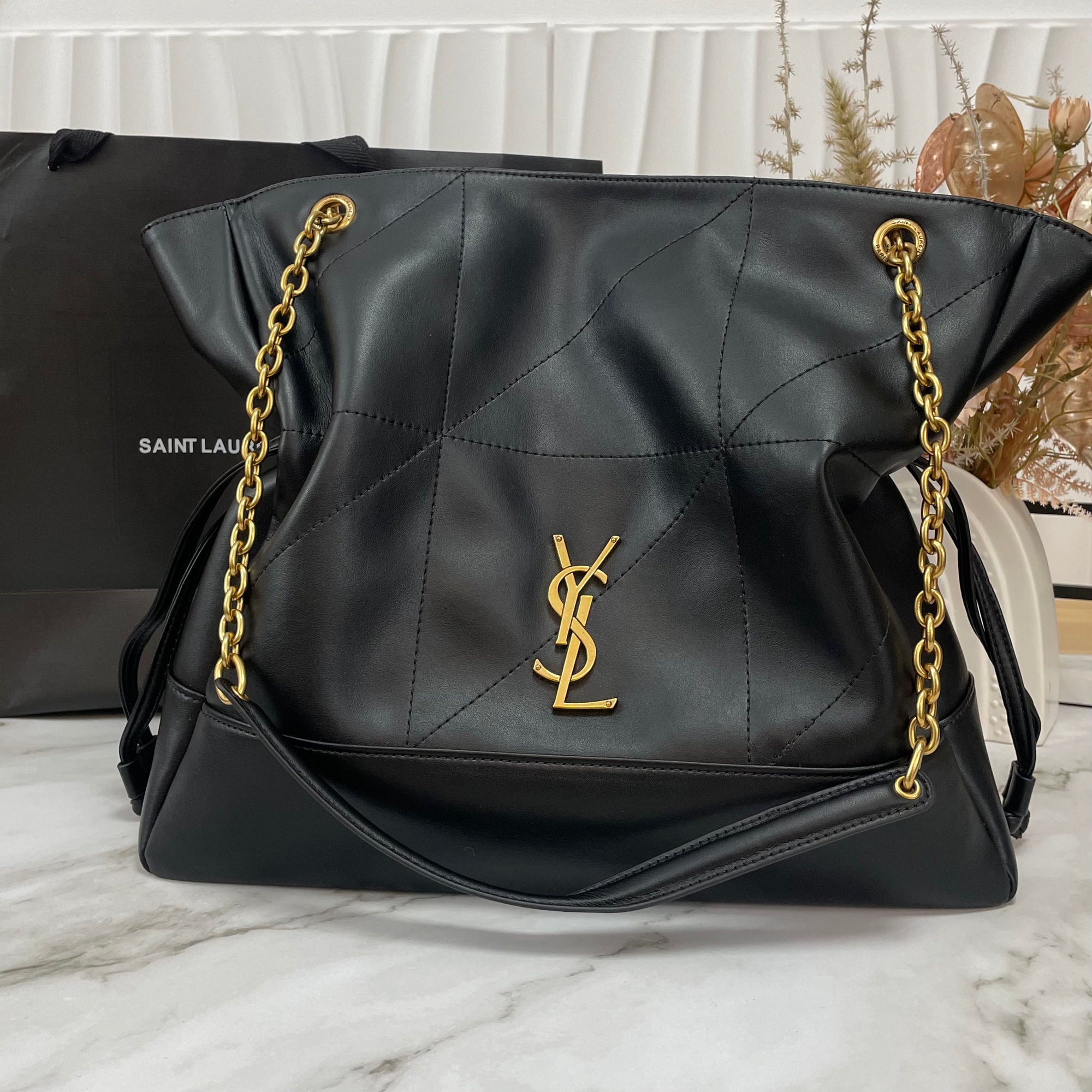 Jaime Shopping in Lambskin