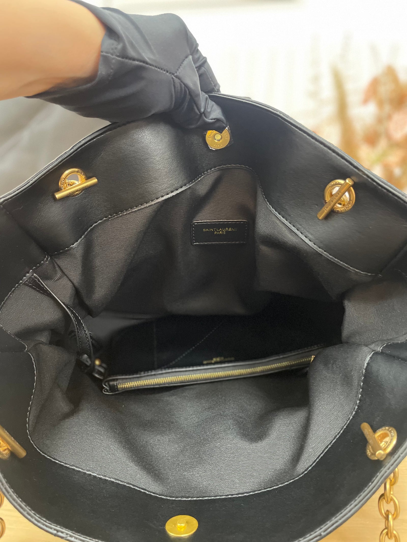 Jaime Shopping in Lambskin