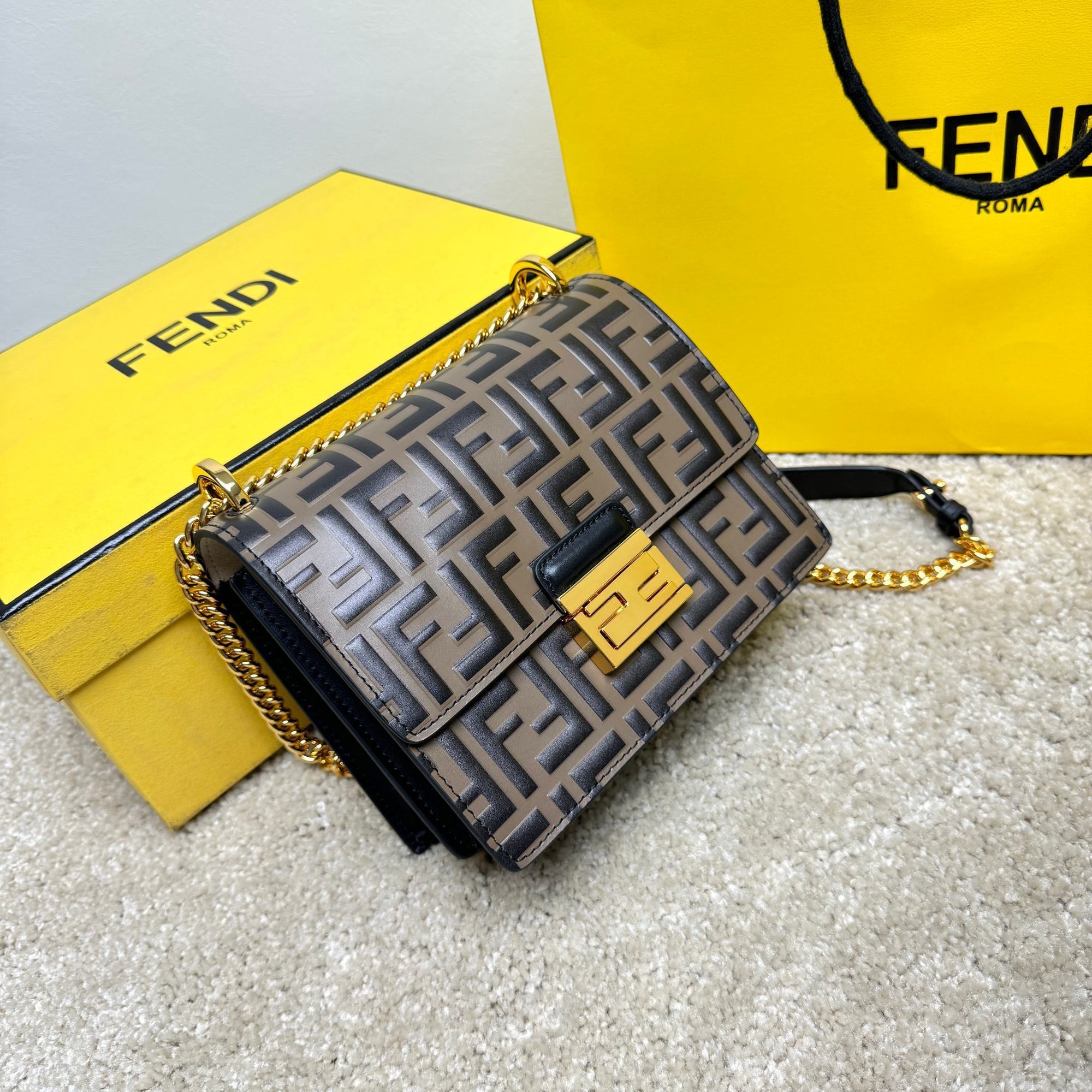 Kan I Small Shoulder Bag