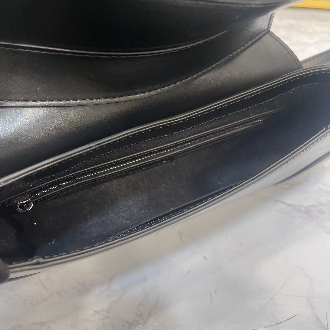 Lindsay Medium Shoulder Bag