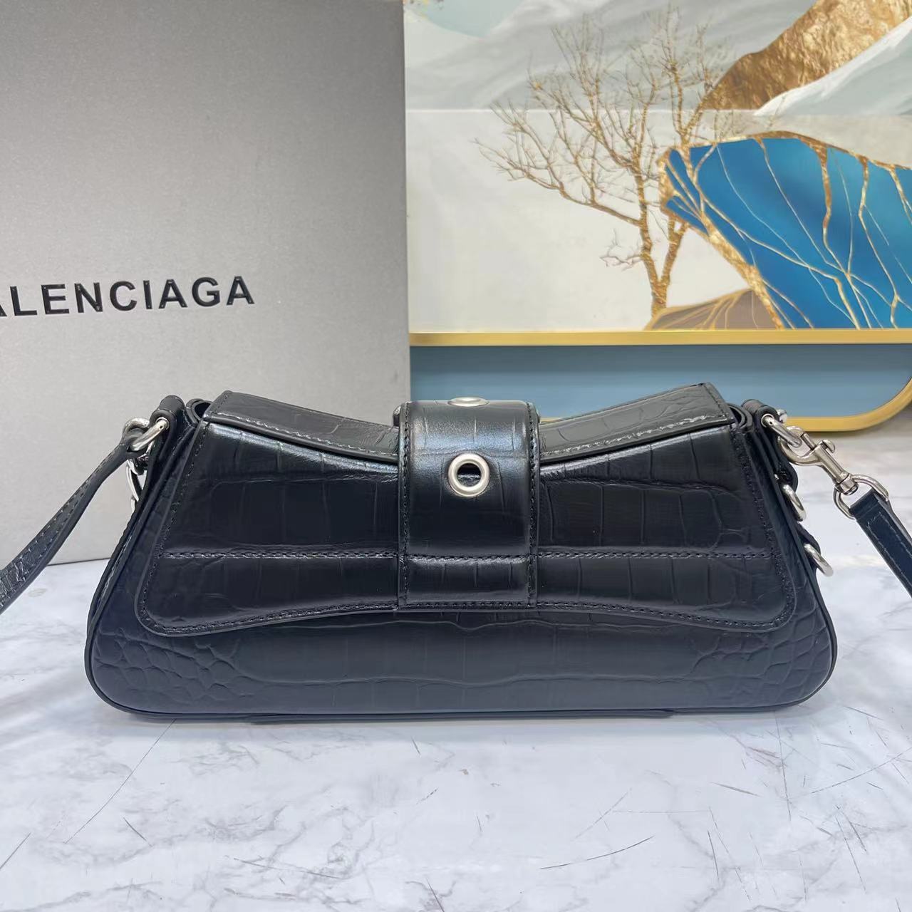 Lindsay Small Shoulder Bag