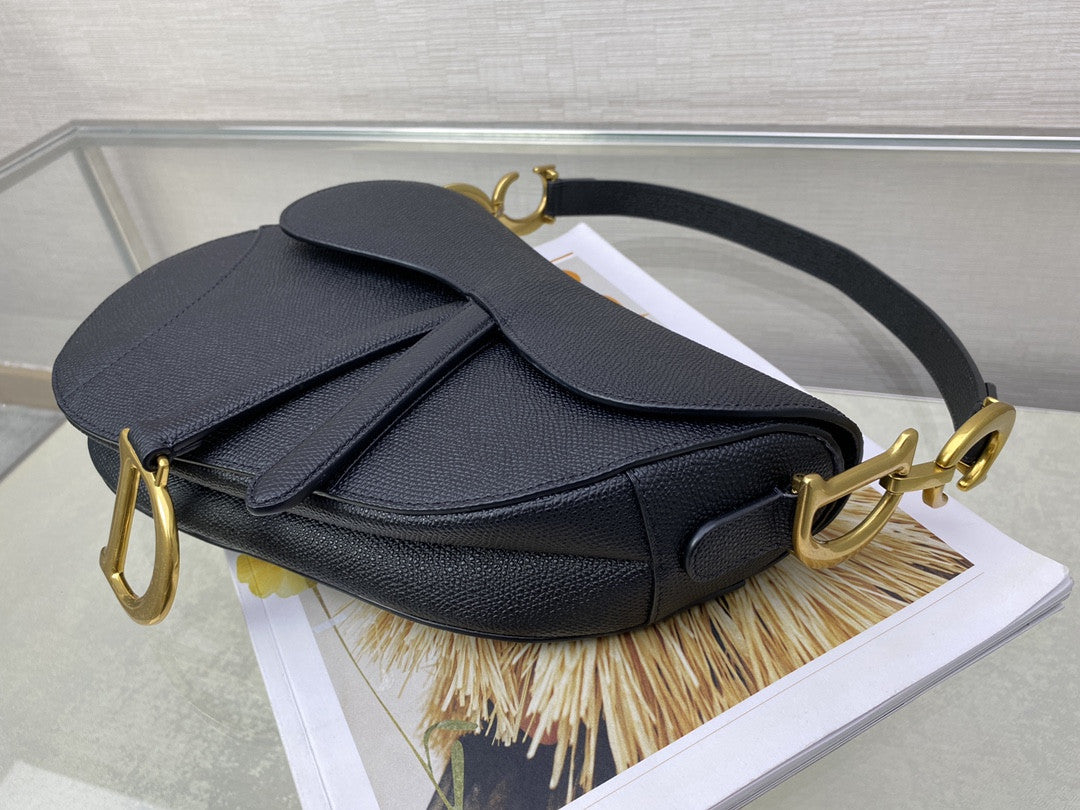 Saddle Medium Handbag