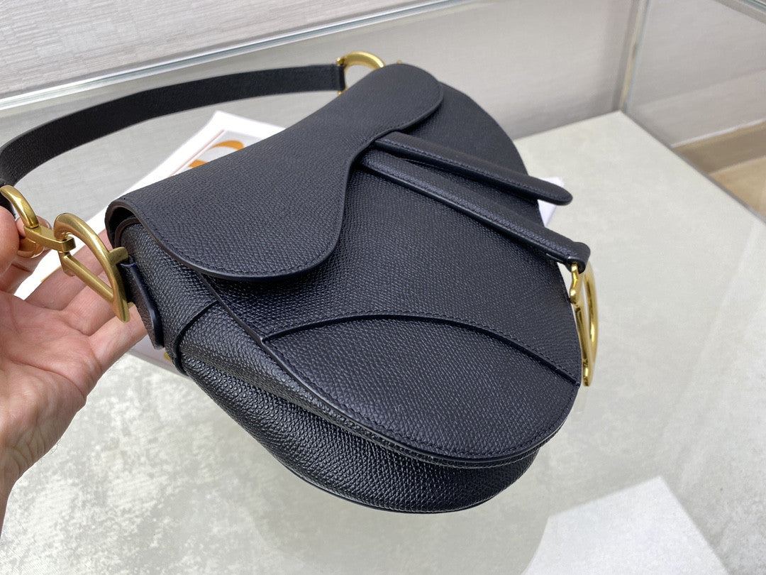 Saddle Medium Handbag