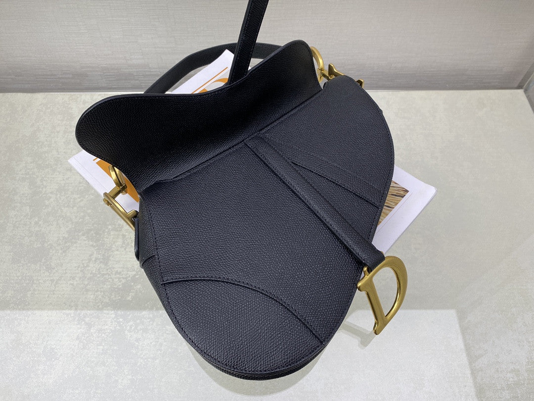 Saddle Medium Handbag
