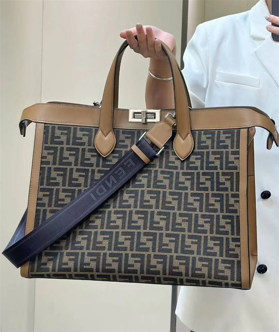 Peekaboo ISeeU Forty 8 Tote Bag