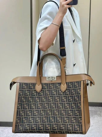 Peekaboo ISeeU Forty 8 Tote Bag