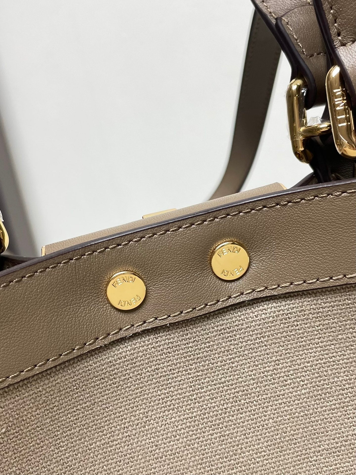 Peekaboo X-Lite Tote Bag