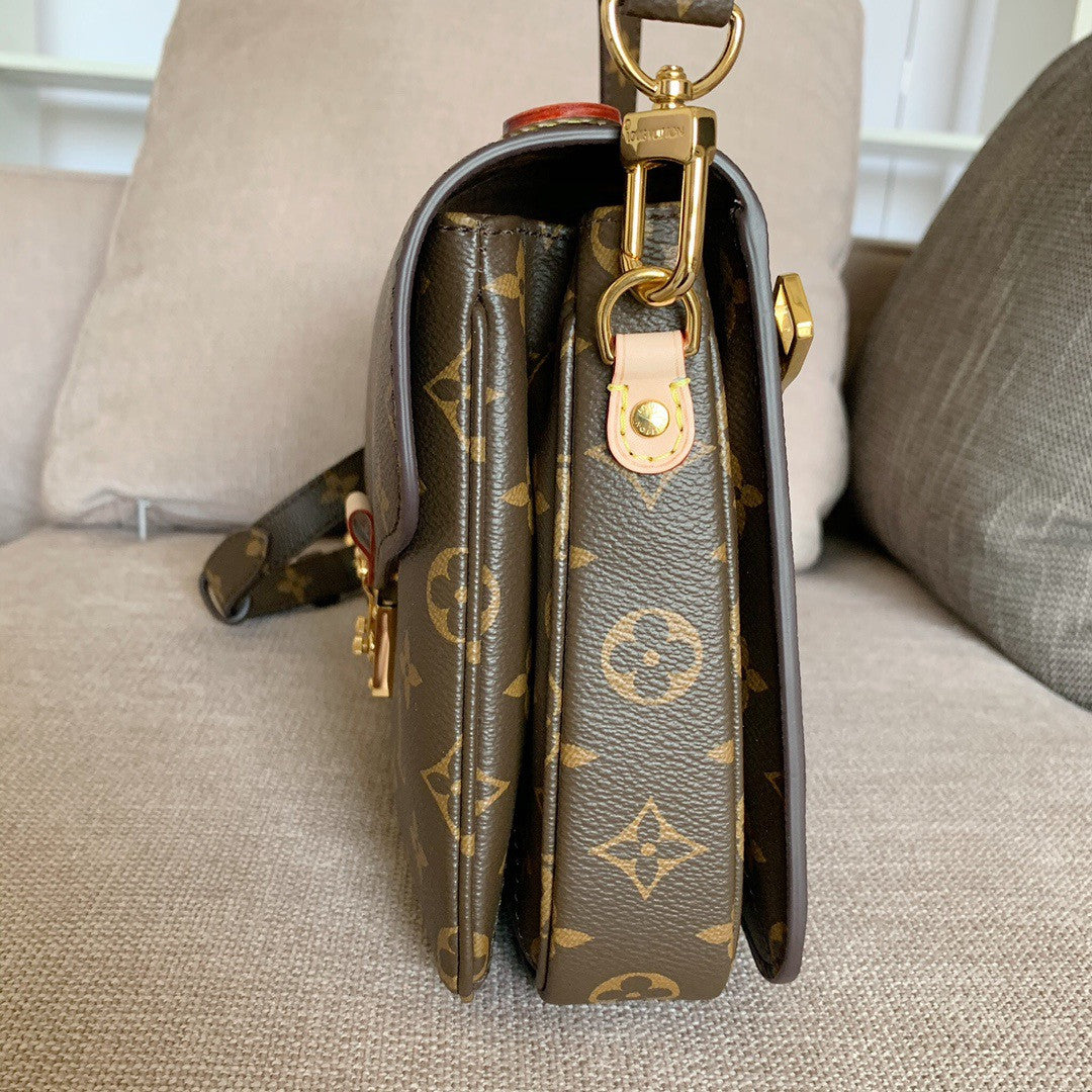 Pochette Metis Monogram Canvas Bag