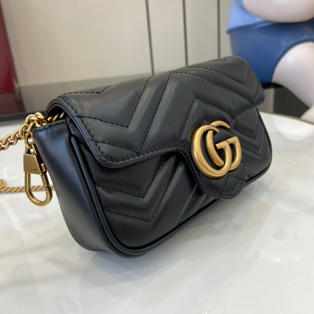 GG Marmont Small Shoulder Bag